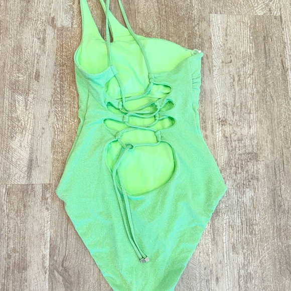Becca Shimmer One Shoulder Asymmetrical One Piece Swimsuit in Seafoam Green NWT - Picture 6 of 11
